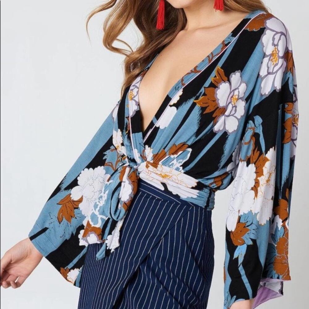 Free People That’s A Wrap Floral Tie Waist Pullover Top X Small
